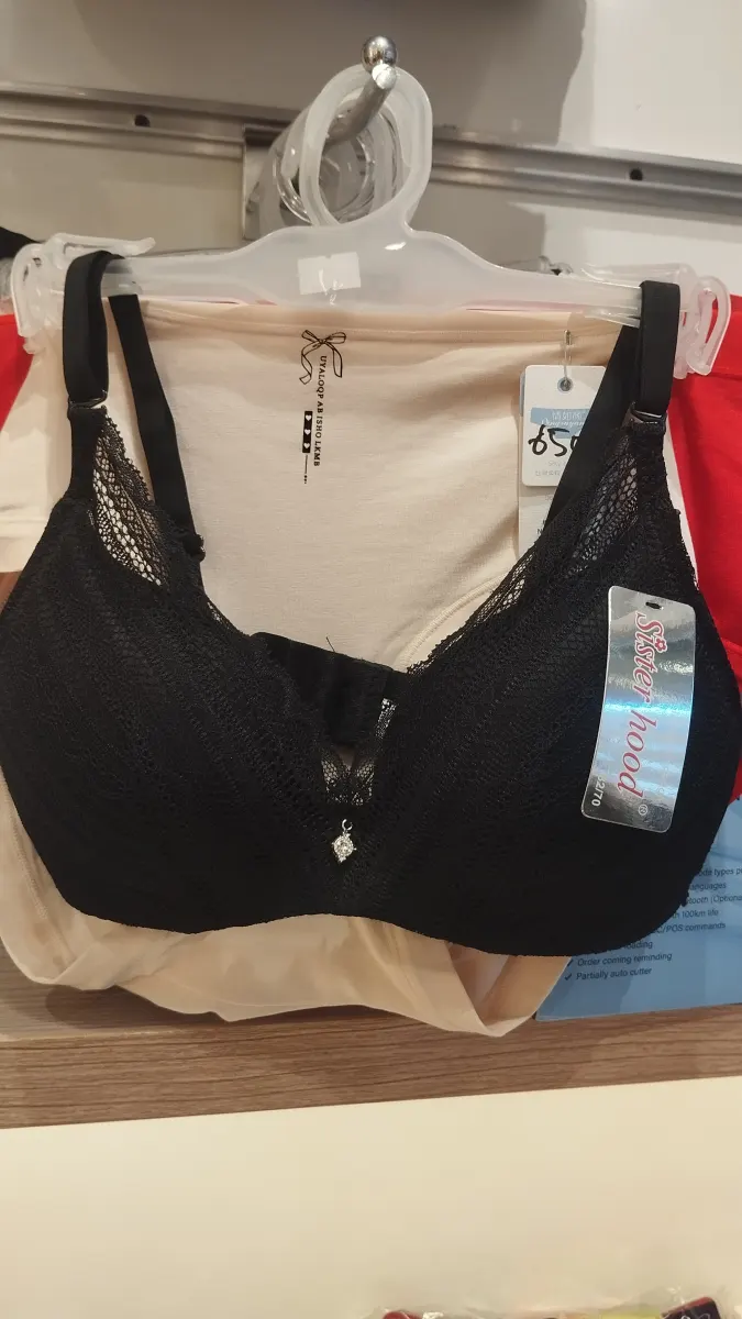 Singe pad lace bra